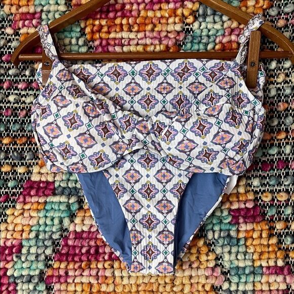 Patterned Two Piece Swimsuit - Picture 1 of 8